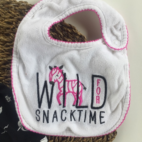 Carter's || Shorts and Bib "Wild for SnackTime" - Picture 5 of 8